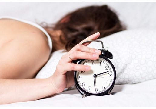 Kā pielāgot miega un nomoda režīmu pārejai uz vasaras laiku? Stāsta speciālisti