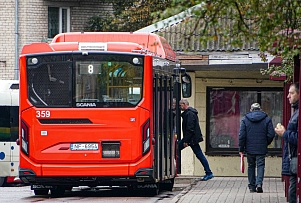 Daugavpils satiksme напоминает правила для пассажиров, ожидающих автобус