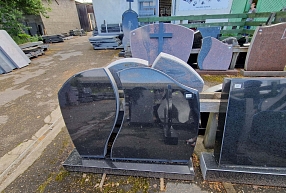 Kā izvēlēties un saglabāt kvalitatīvus kapu pieminekļus: granīts, restaurācija un dizaina risinājumi