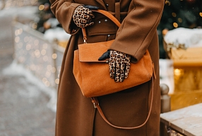 Rudens aksesuāru tendences 2025. gadā – no beretēm līdz sudraba rotām