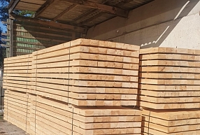 Zāģmateriāli VT TIMBER piedāvājumā – veidi un to apstrāde