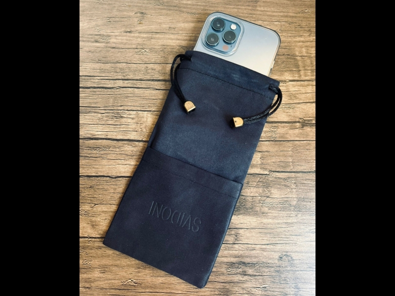 Ekranizējošs telefona maciņš