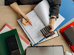 finanšu konsultācijas