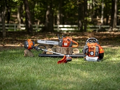 benzīna motorzāģi un lapu pūtēji