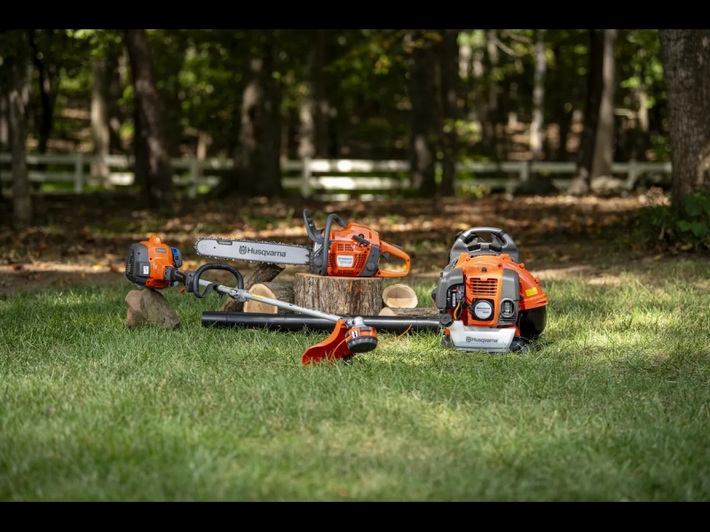 benzīna motorzāģi un lapu pūtēji