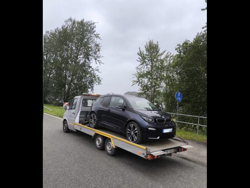 Droša auto transportēšana