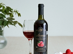 Saldais aveņu vīns