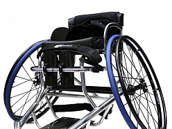 Sporta ratiņkrēsls.