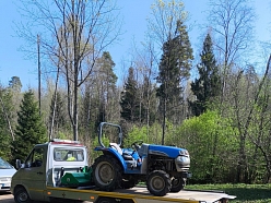 Traktora transportēšana