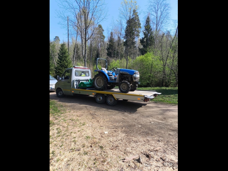 Traktora transportēšana