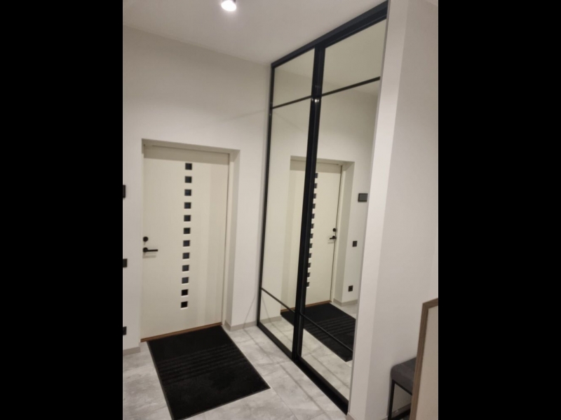 Skapji ar bīdāmām durvīm