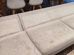 Dīvānu ķimiskā tīrīšana