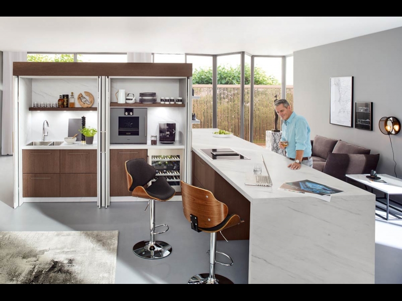 "Lo Como", SIA, vācu virtuvju un vācu mēbeļu salons de Haus