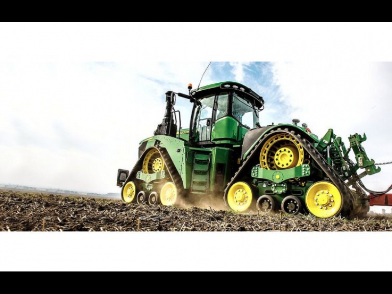 John Deere traktori