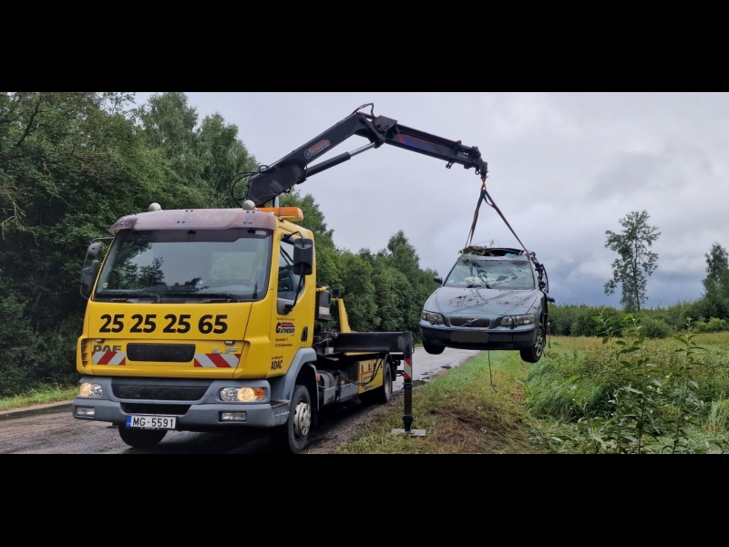 Evakuācija pēc autoavārijas.