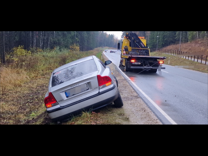 Rīgas Autoevakuators piedāvā ātru un drošu evakuāciju, paceļot automašīnas, kas apstājušās vai nokļuvušas ārpus ceļa.