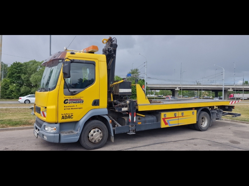 pārvadāt smagās tehnikas un traktorus, nodrošinot to drošu transportēšanu uz citu vietu.