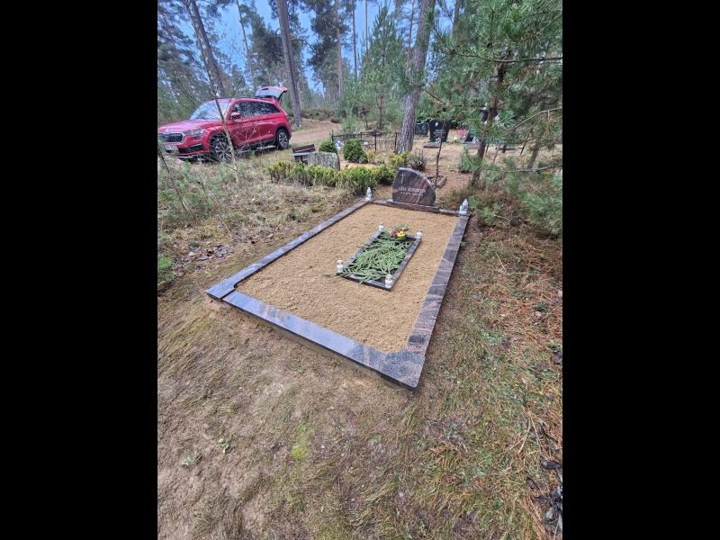 kapu pieminekļu mazgāšana