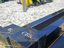 kapu pieminekļu mazgāšana