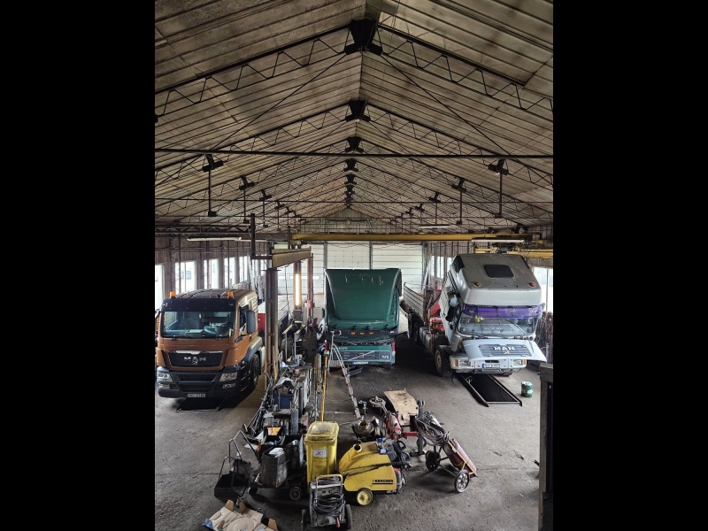 Kravas auto un autobusu serviss