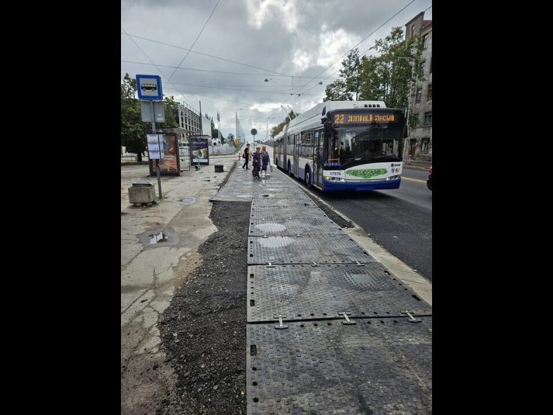 Pagaidu ceļa plāksnes