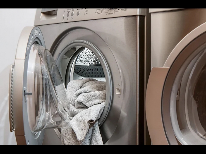 Veļas mašīnas iekšējā mehānisma remonts.