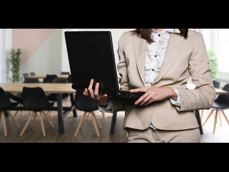 Sandra Sprūde – Efektīva juridiskā darba organizēšana un konsultācijas uzņēmumiem.