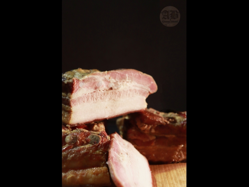 Ar alkšņa malku kūpināti Mājas kūpinājumi