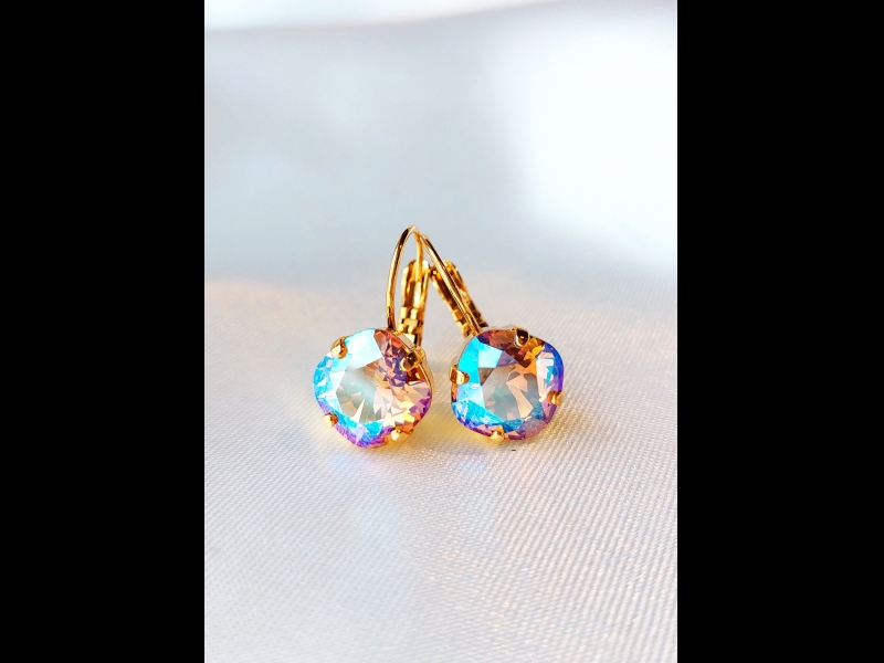 auskari ar kristāliem