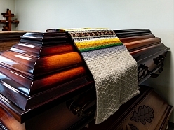 Apbedīšanas piederumi, zārks