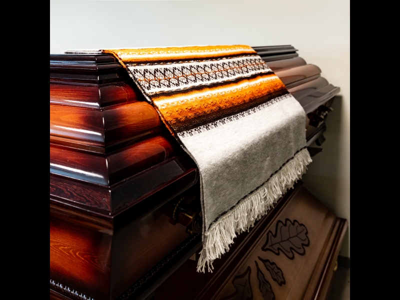 Apbedīšanas piederumi, zārks