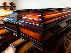 Apbedīšanas piederumi, zārks