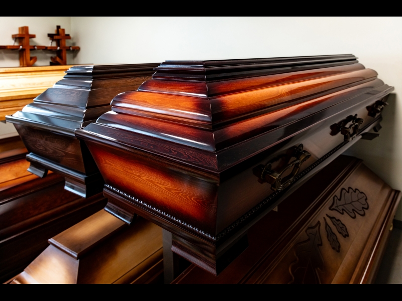 Apbedīšanas piederumi, zārks