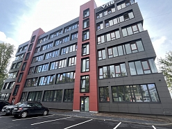 REHAU SYNEGO logi biznesa centrā V188. Ražotājs, Windows Factory