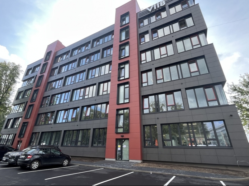 REHAU SYNEGO logi biznesa centrā V188. Ražotājs, Windows Factory