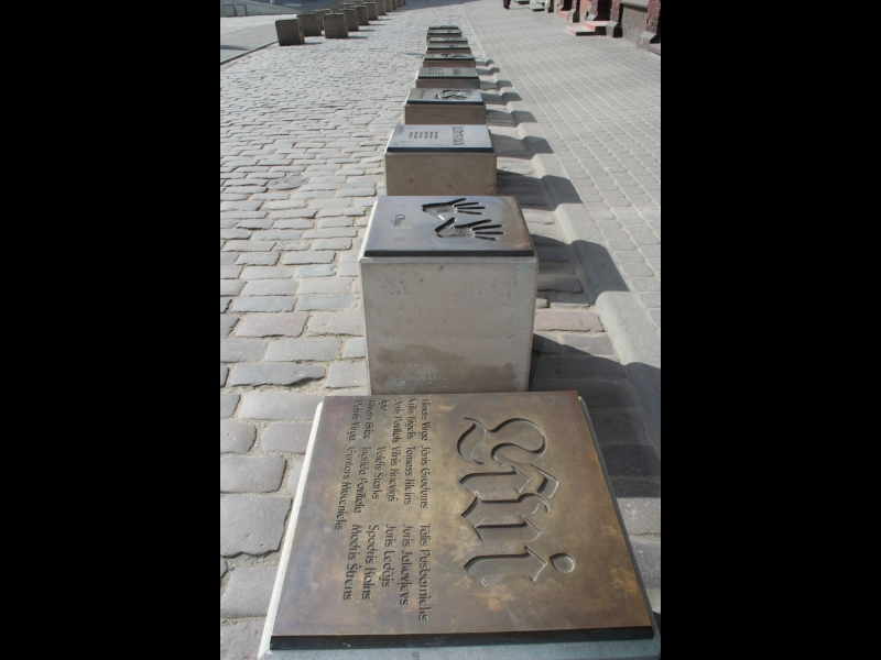 Inovāciju un radošās idejas attīstība, iedvesmojoties no sabiedrības un kultūras.