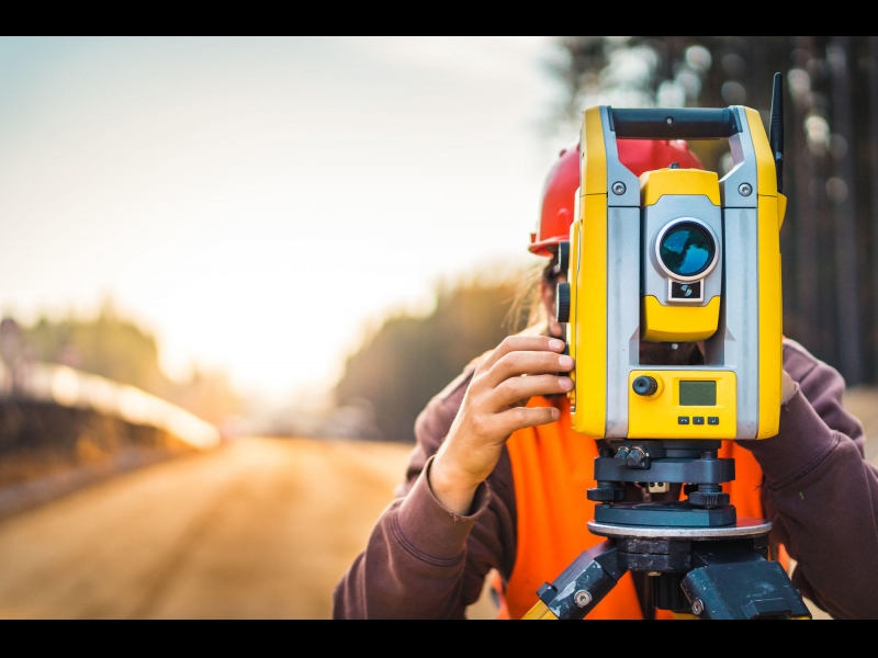 Mērniecības darbi ar modernu tahimetru