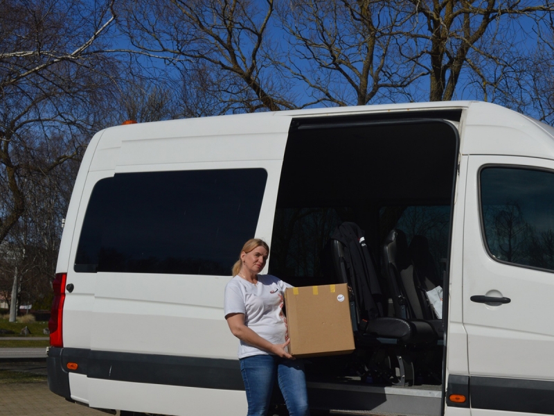 Paku pārvadājums no mikroautobusa