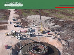 Uzsākti pamatdarbi jaunajā projektā – jau tiek uzstādīti augstas jaudas iekārtas un uzbūvēti pamati. Progresīvi risinājumi ar modernām tehnoloģijām.