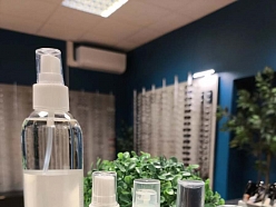 Briļļu stiklu tīrīšanas līdzekļi