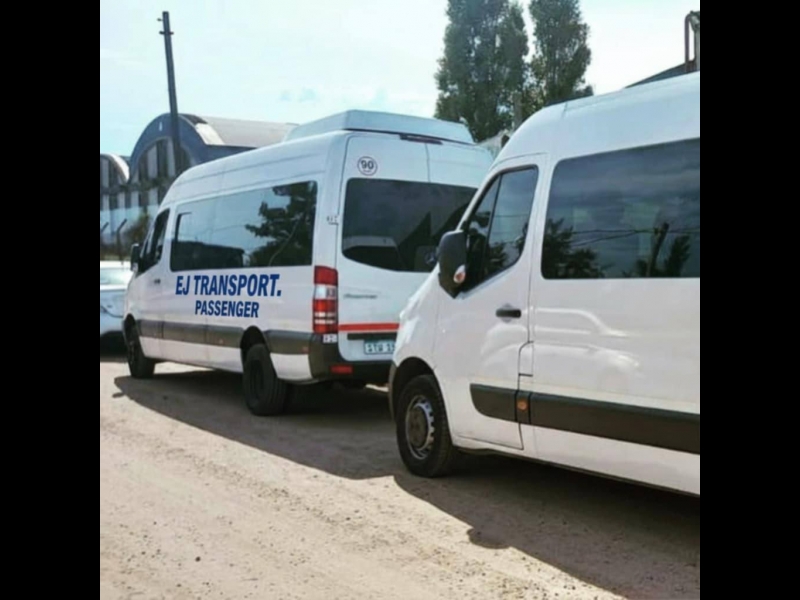 Mikroautobusu transports atpūtas vietā