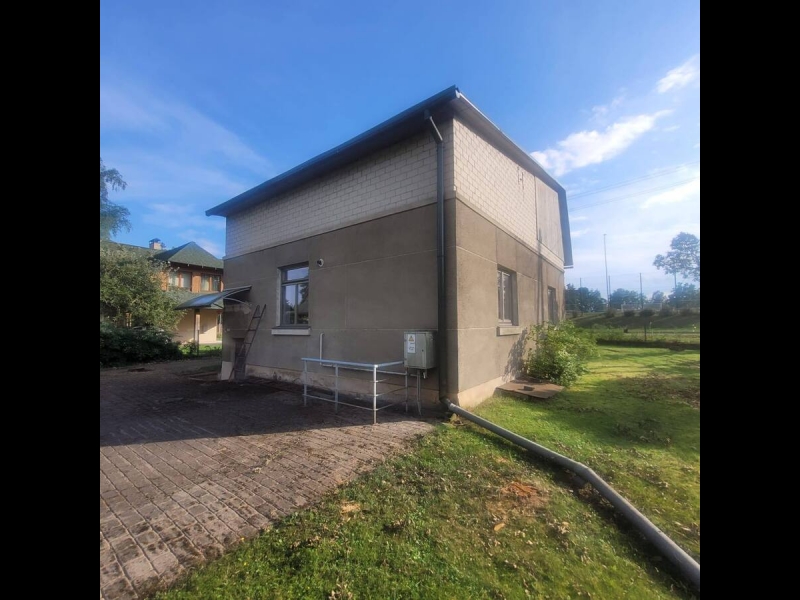 Ēkas fasādes siltināšana un apmetuma darbi