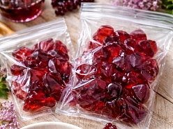 Dzērveņu želejkonfektes – dabīgas augļu konfektes iepakojumā