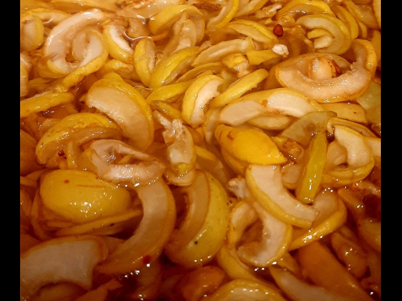 Cidoniju gabali sīrupā – mājās gatavots dabīgs produkts