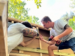 nelielas dzīvojamās mājas