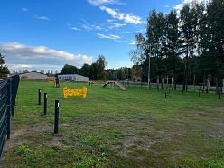 Suņu apmācību un pastaigu laukuma izbūve