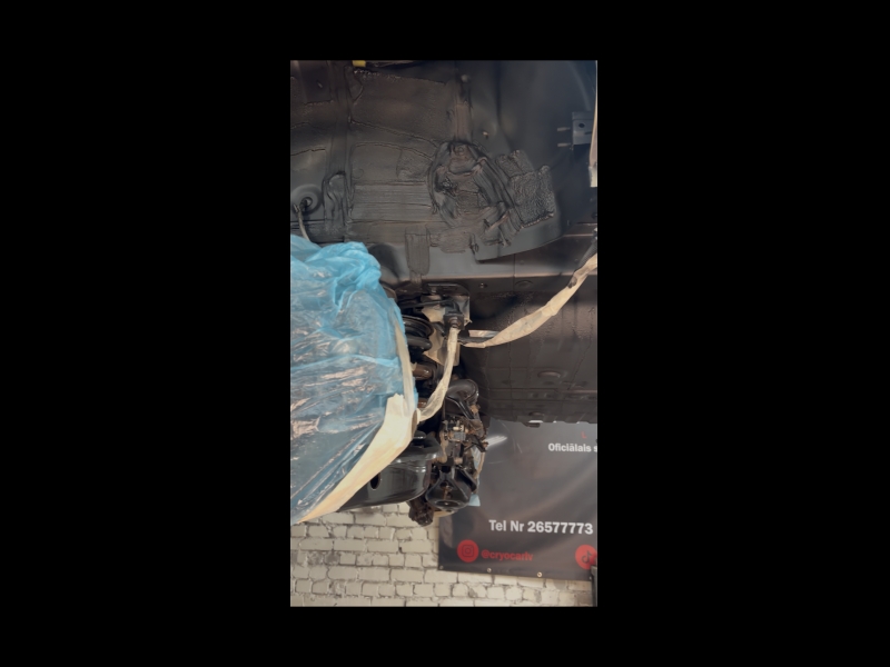 Aizsardzības pārklājuma rūpīga uzklāšana, lai nodrošinātu ilgnoturīgus rezultātus CryoCar