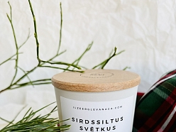 Aromātiskās sveces ar egļu smaržu