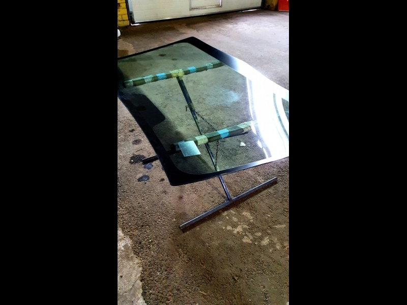 Auto stikla nomaiņa