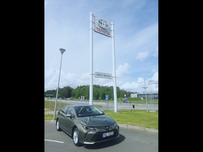 Vienvirziena auto noma ar iespēju atstāt auto